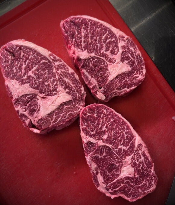 Dry Aged Ribeye aus Polen – Hereford-Färse, 30-60 Tage am Knochen gereift